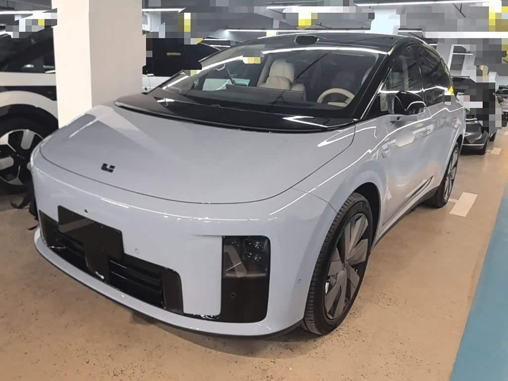 2025 Li Auto Li i8 front exterior
