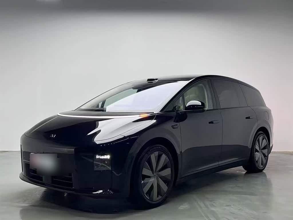 2025 Li Auto Li i8 front exterior