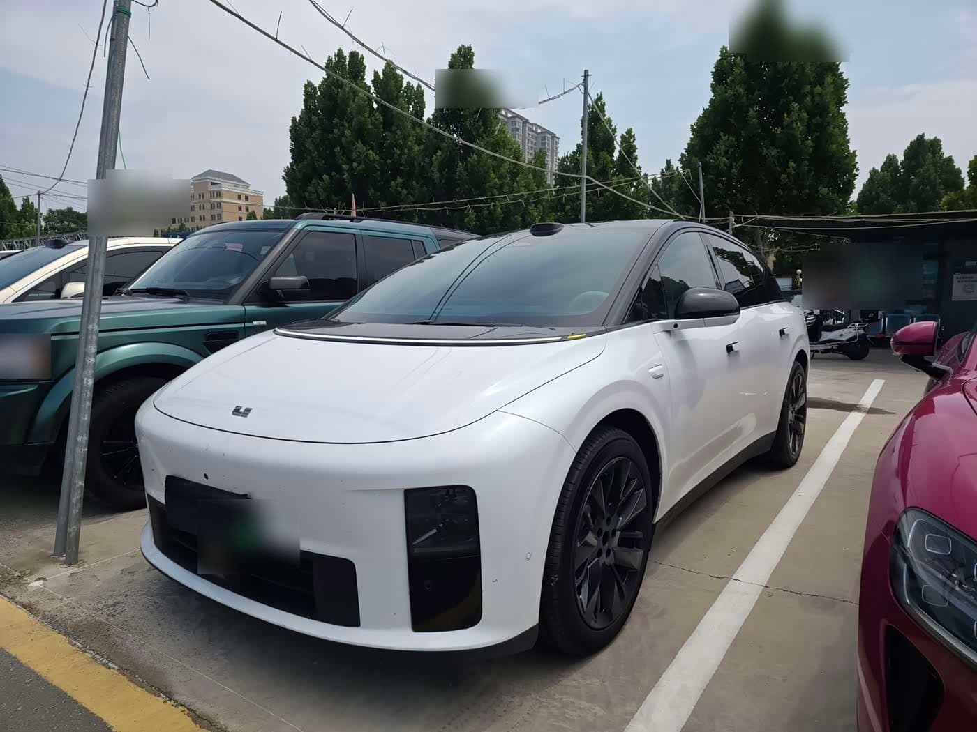 2025 Li Auto i6 front exterior