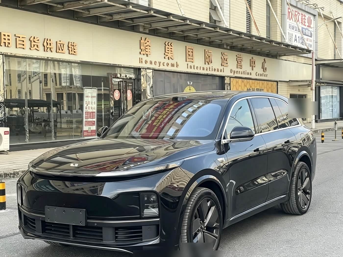2025 Li Auto Li L8
