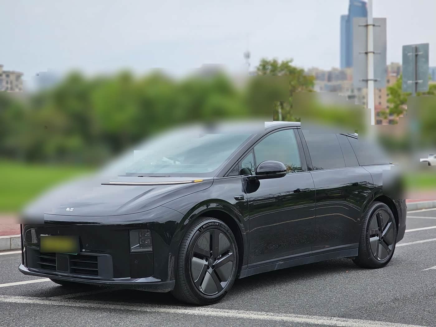 2025 Li Auto i6 front exterior