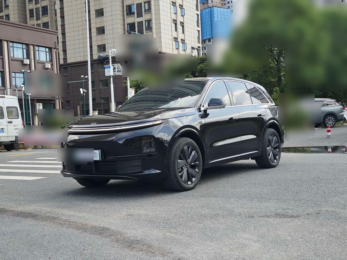 2025 Li Auto L6 front exterior