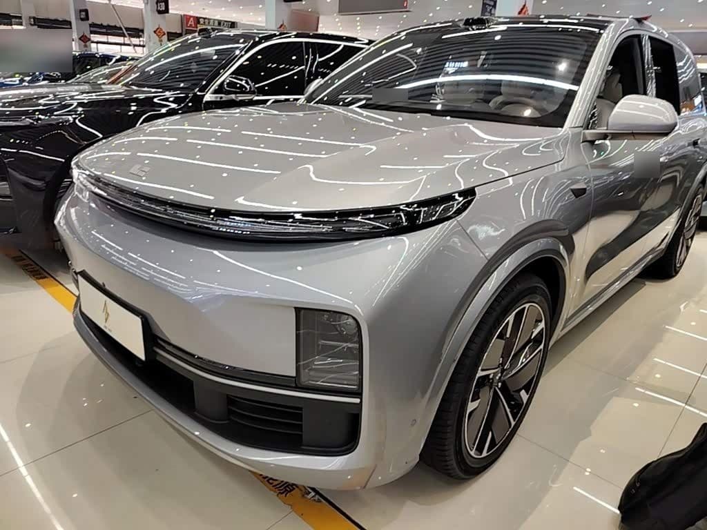 2025 Li Auto Li Xiang L9 front exterior
