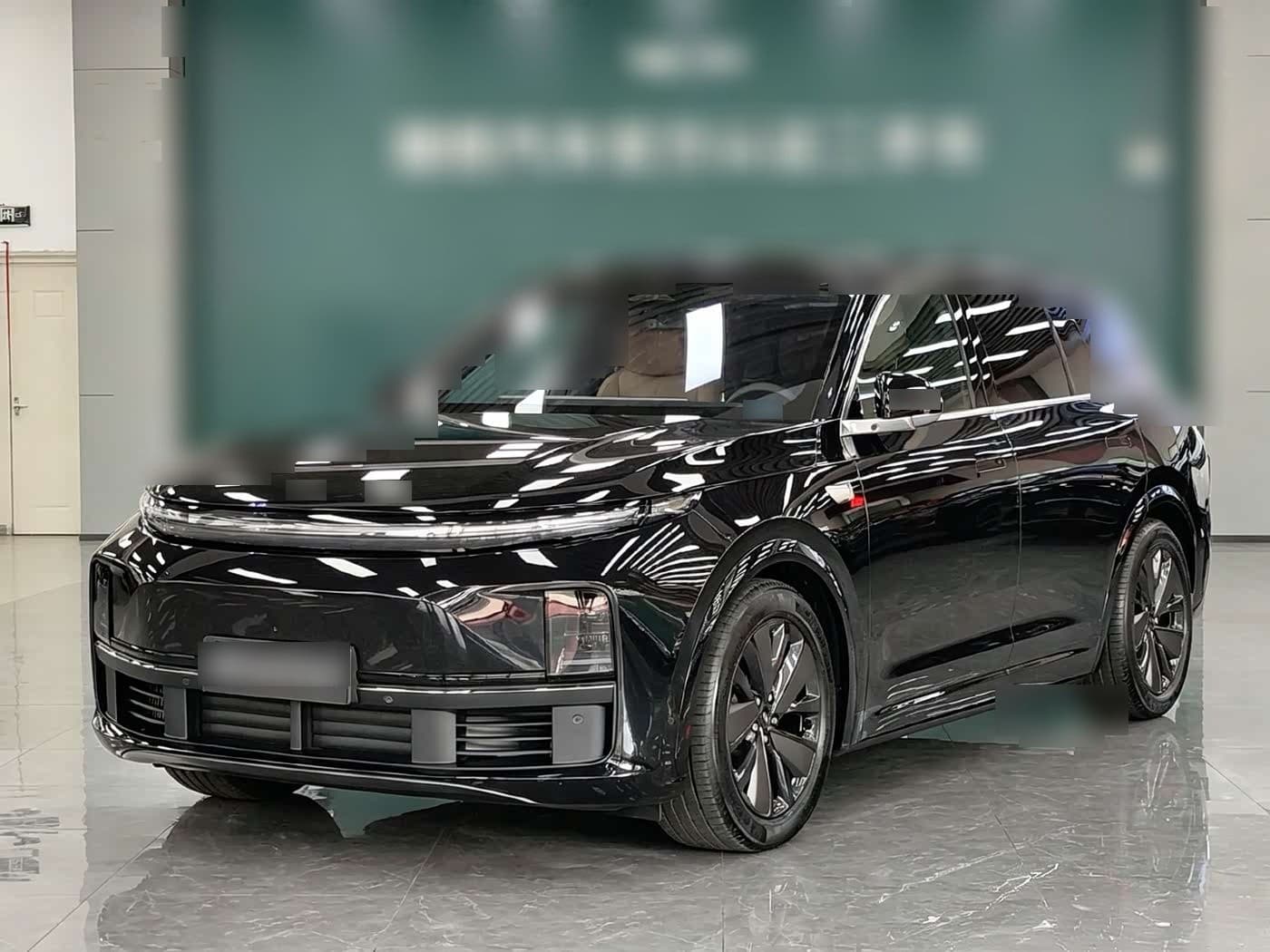 2025 Li Auto L7 front exterior