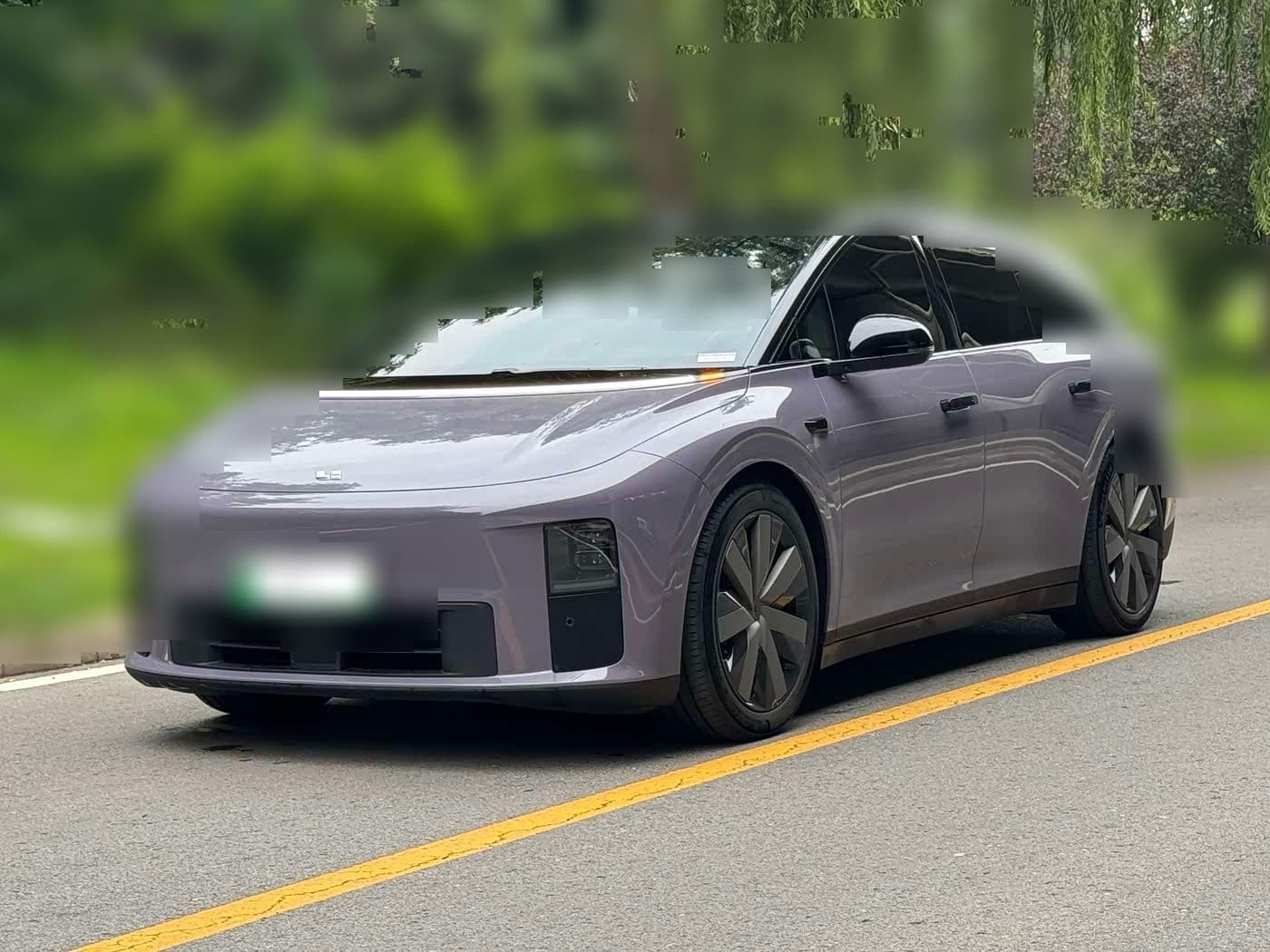 2025 Li Auto i6 front exterior