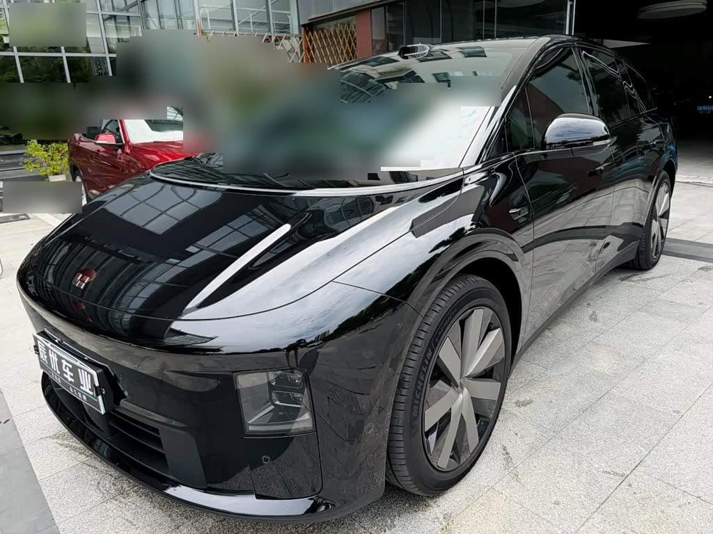 2025 Li Auto i6 front exterior