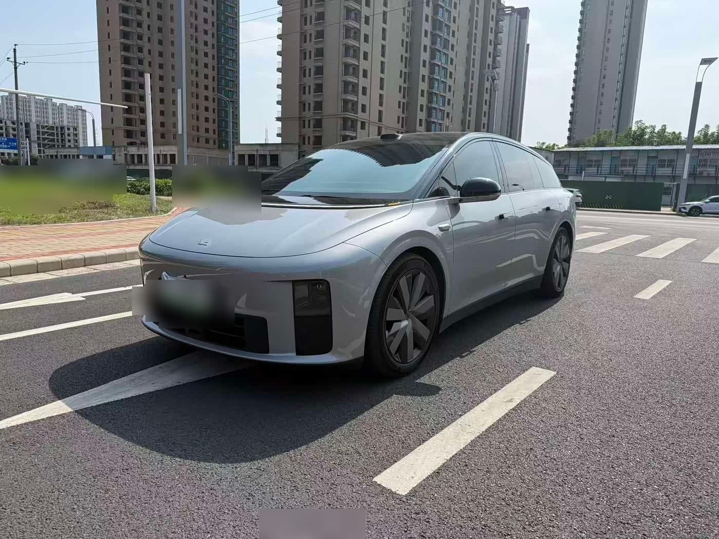 2025 Li Auto i6 front exterior