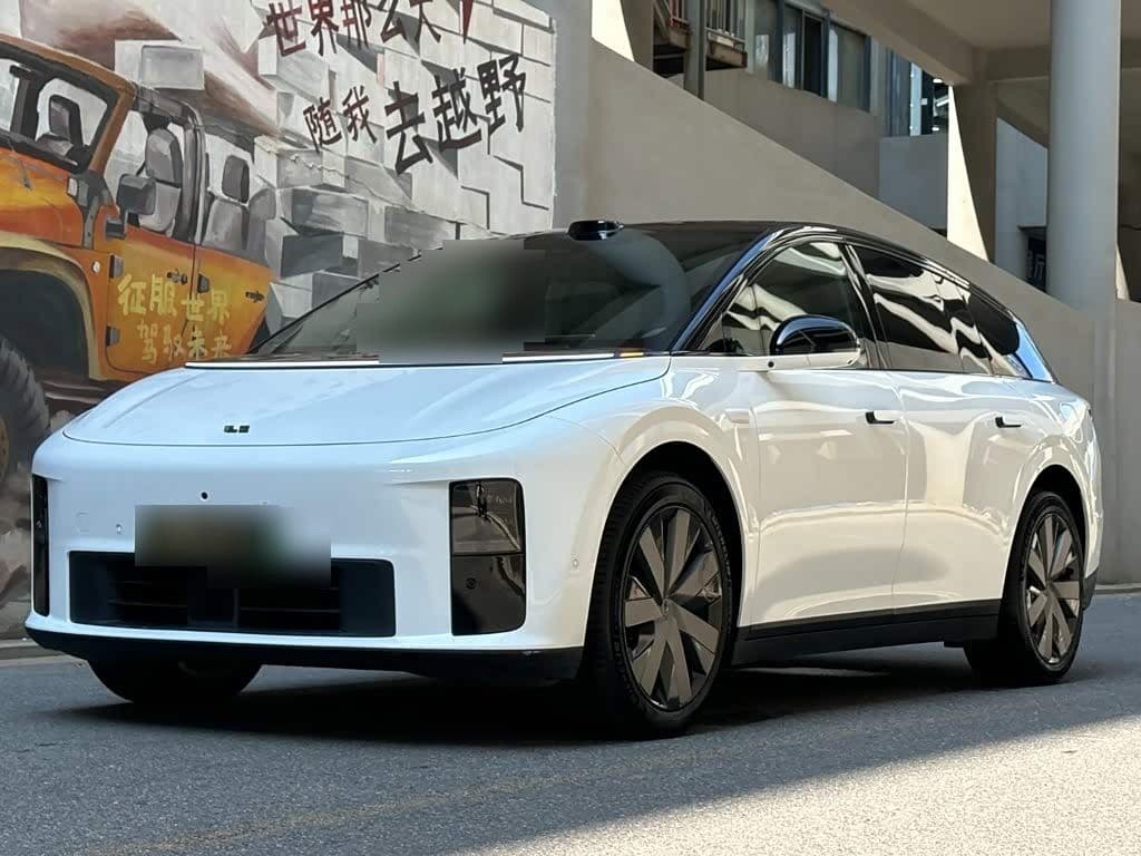 2025 Li Auto i6 front exterior