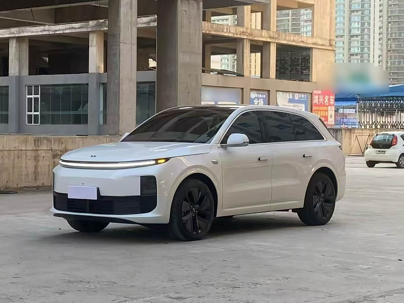 2024 Li Auto L6 front exterior