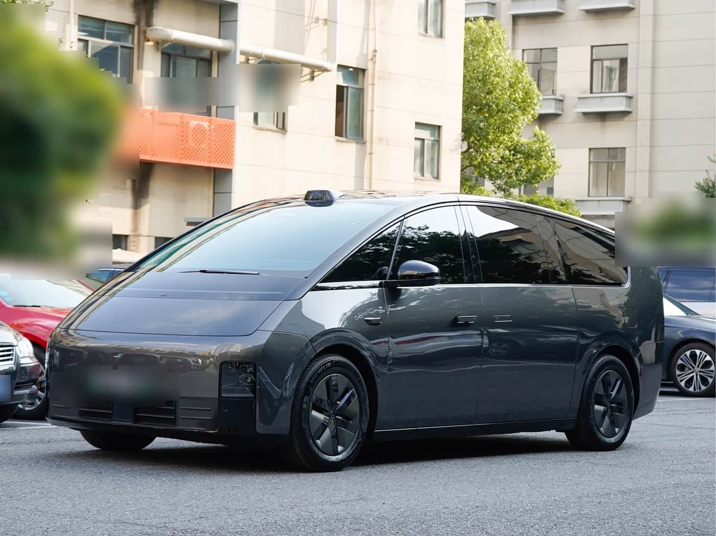 2024 Li Auto MEGA front exterior