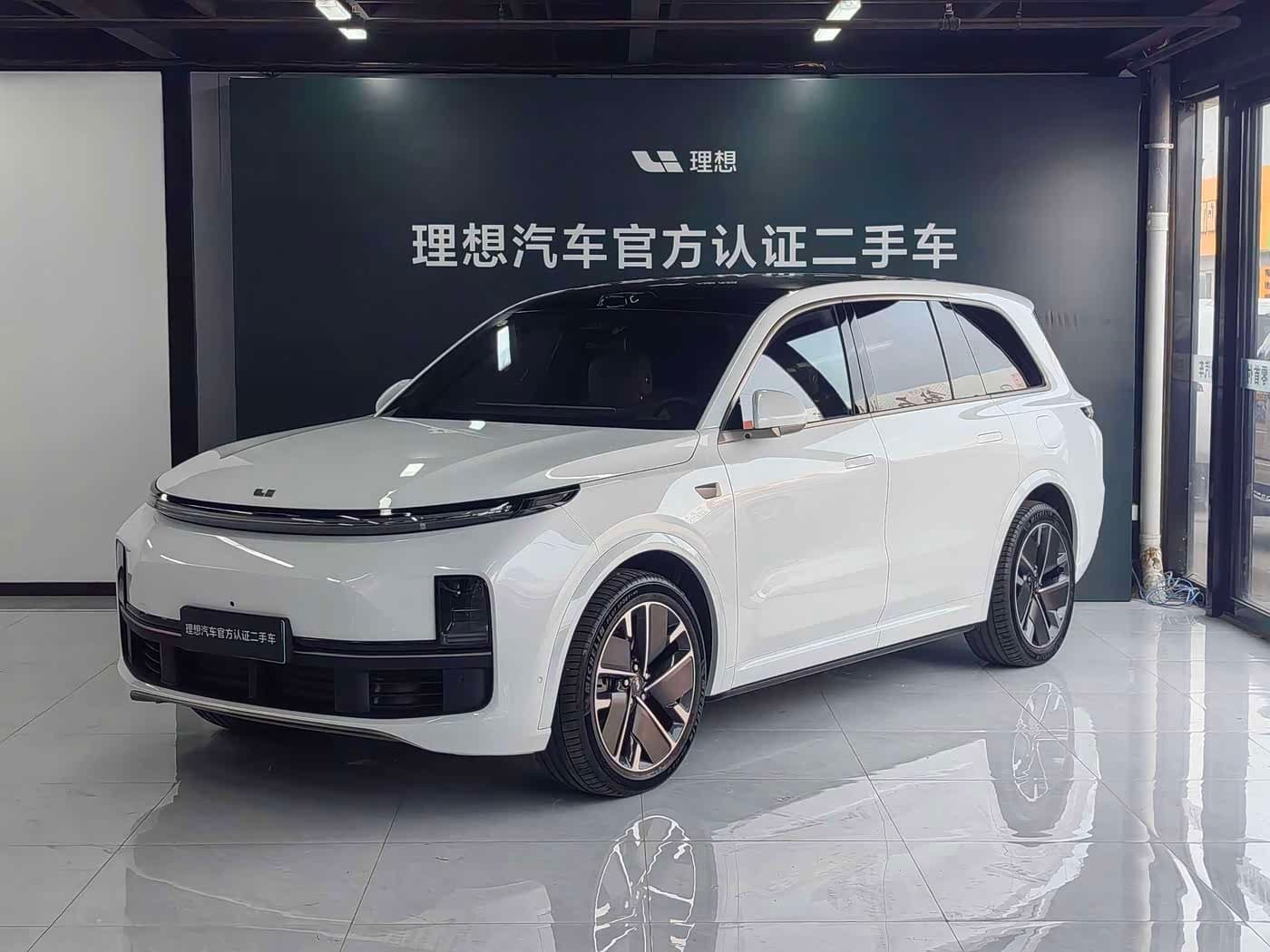 2025 Li Auto Li Xiang L9 front exterior