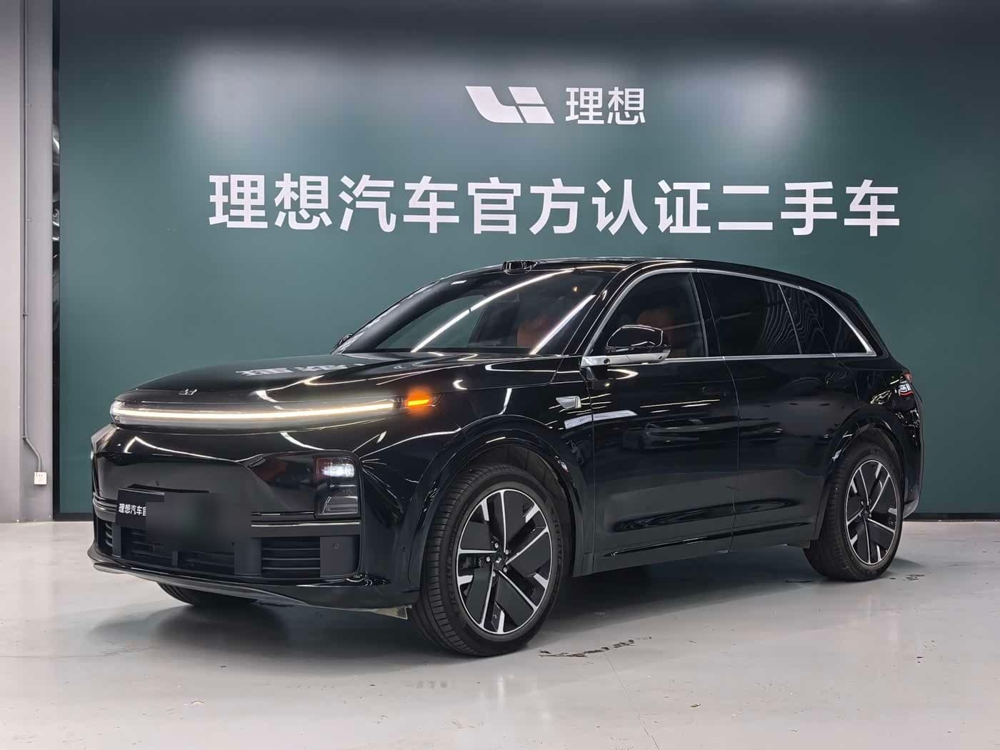 2025 Li Auto L7 front exterior