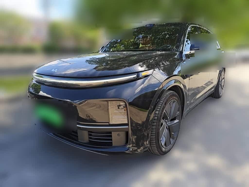2025 Li Auto L7 front exterior