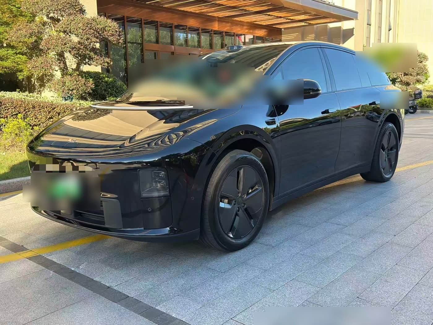2025 Li Auto i6 front exterior