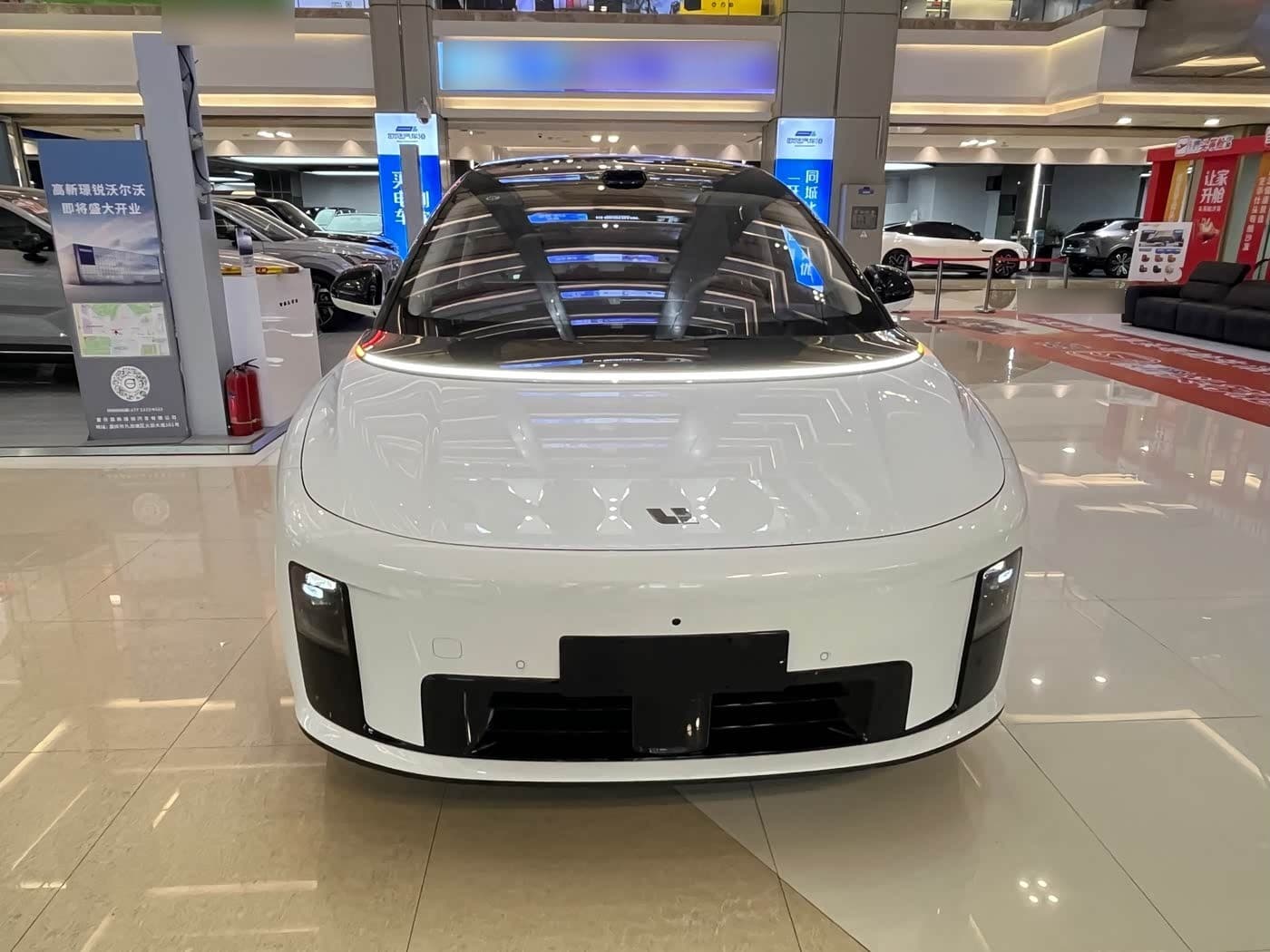 2025 Li Auto Li i8