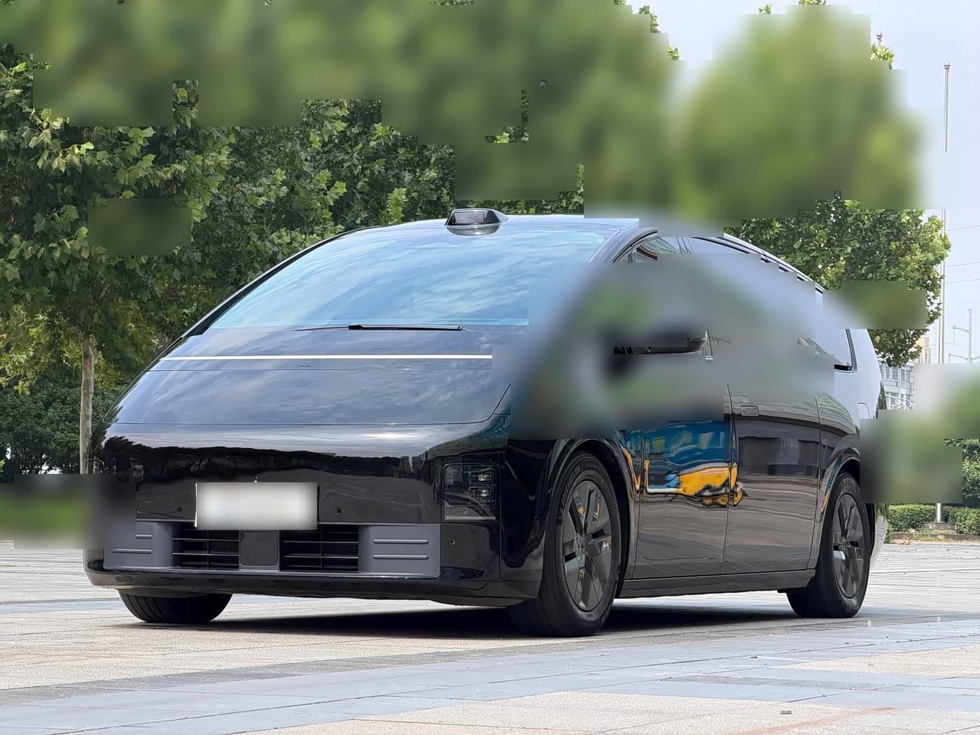 2024 Li Auto MEGA front exterior