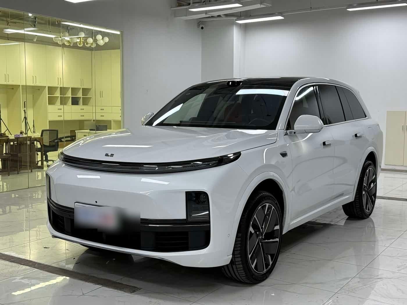 2025 Li Auto Li L8