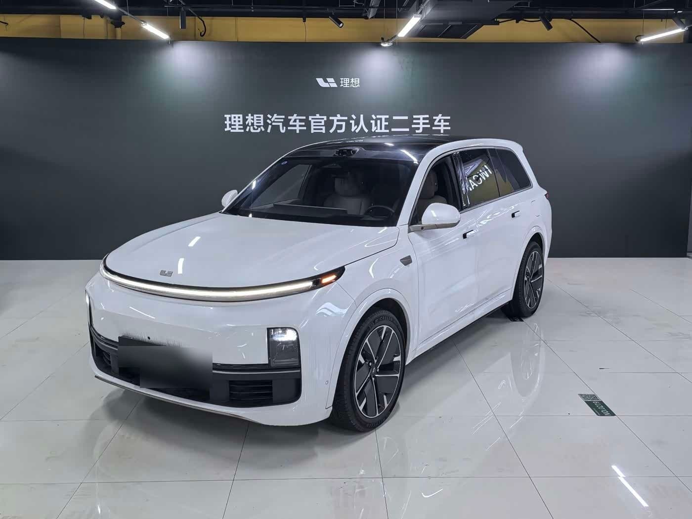 2025 Li Auto Li Xiang L9 front exterior
