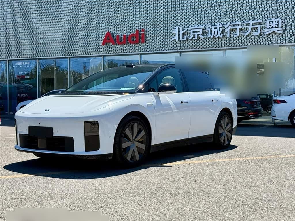 2025 Li Auto i6 front exterior