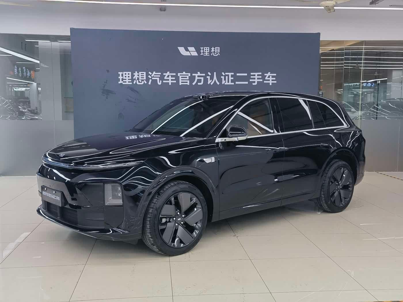 2025 Li Auto L6 front exterior