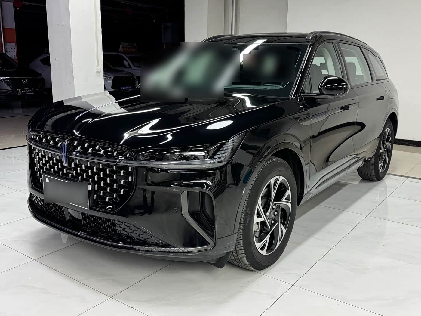 2024 Lincoln Nautilus front exterior