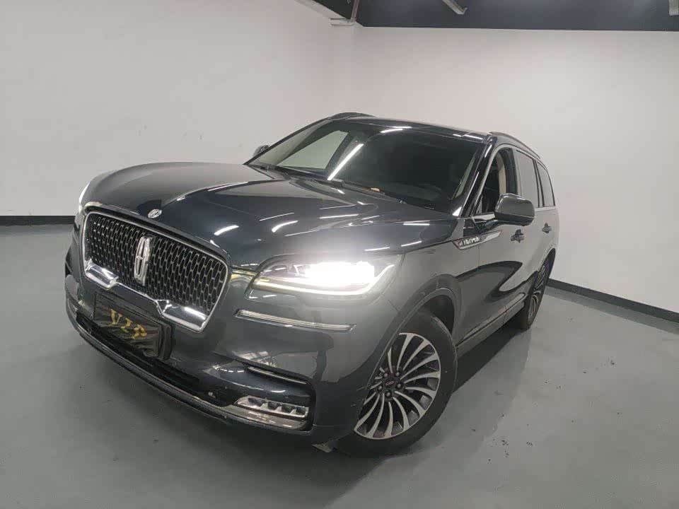 2022 Lincoln Aviator front exterior