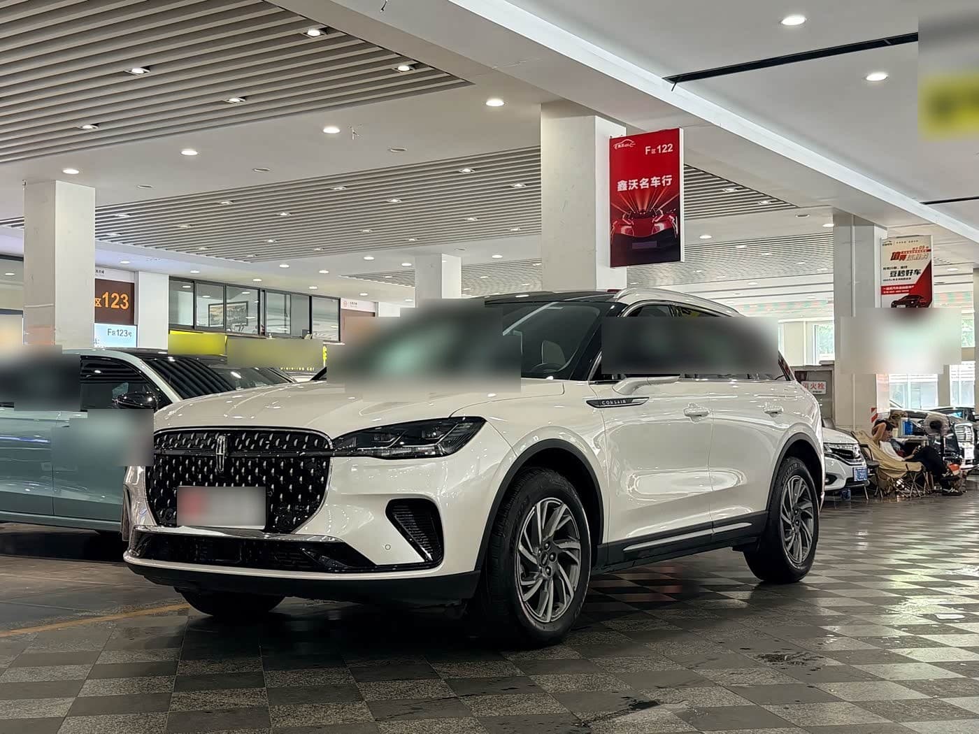 2024 Lincoln Adventurer
