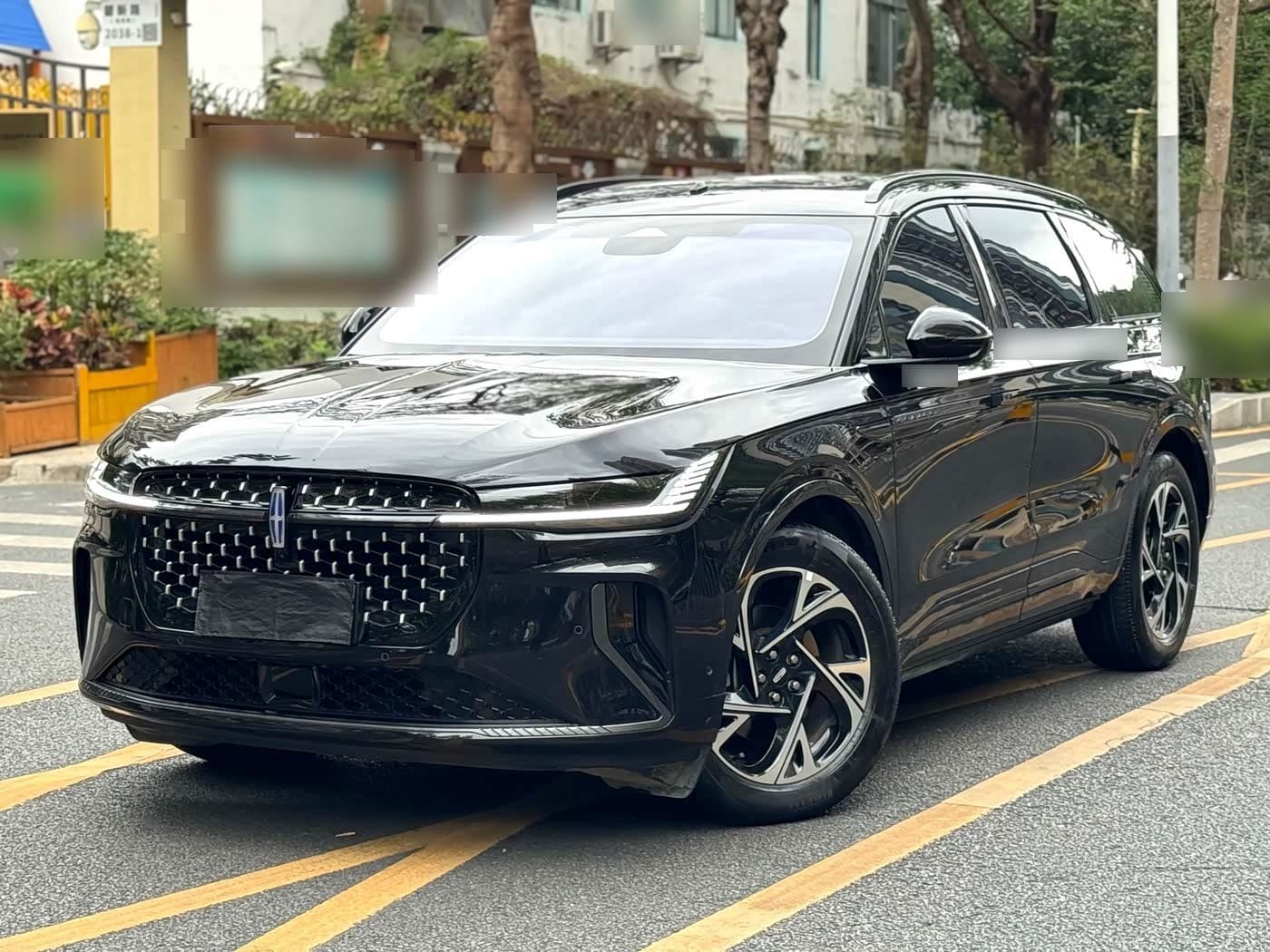 2023 Lincoln Nautilus front exterior
