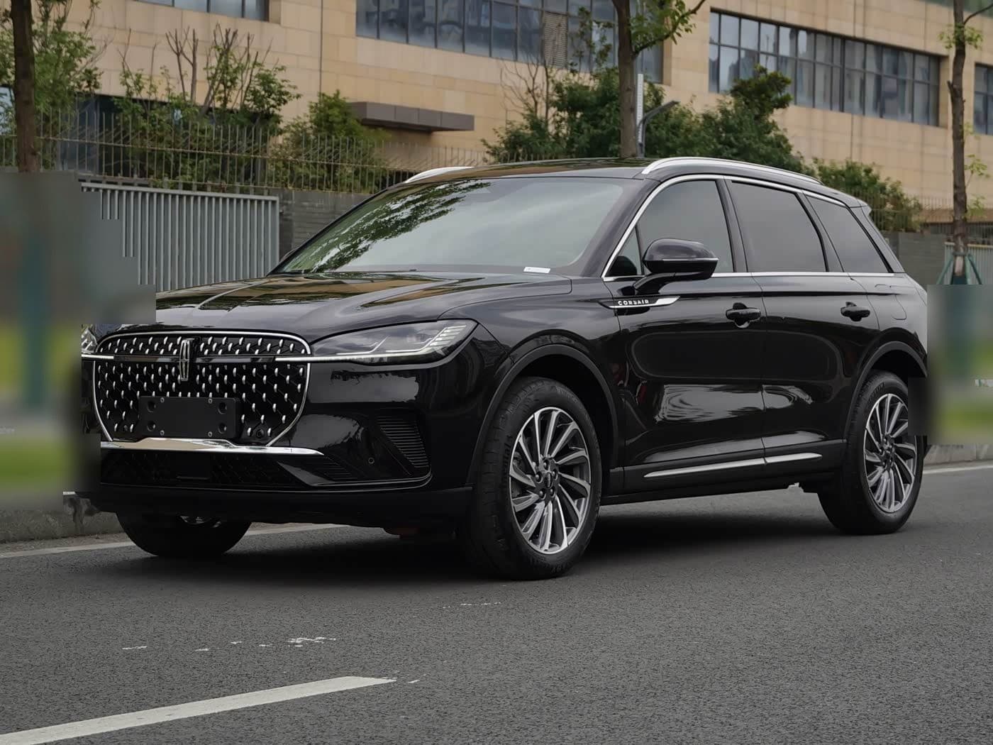 2024 Lincoln Adventurer front exterior