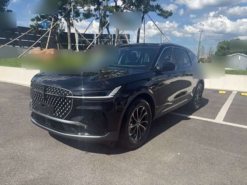 2025 Lincoln Nautilus front exterior