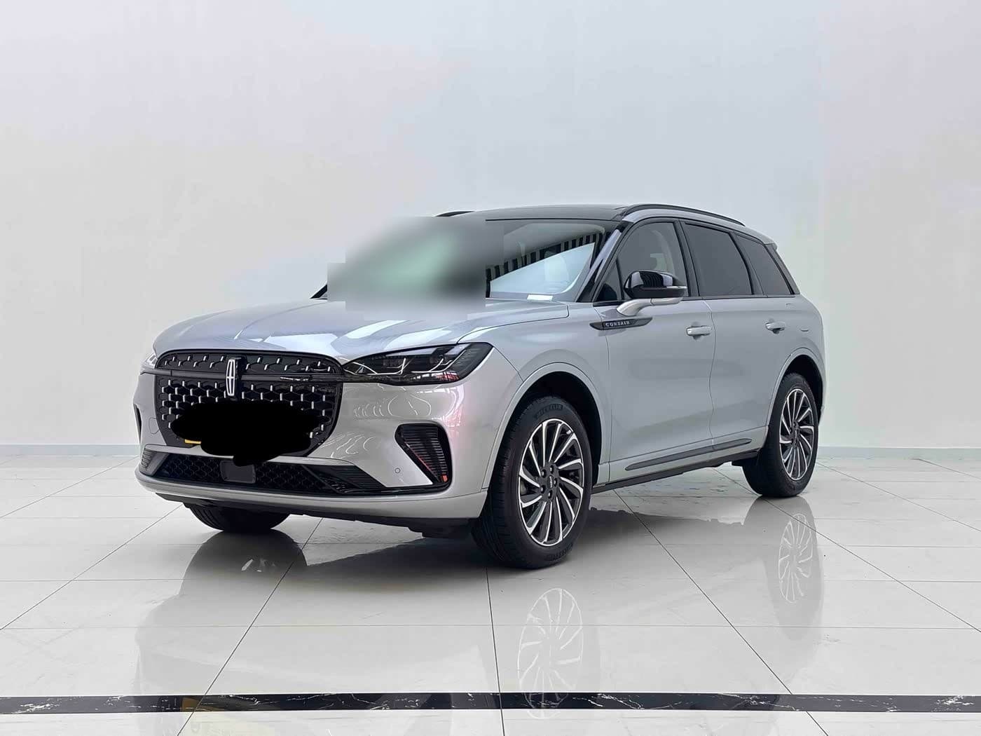 2024 Lincoln Adventurer front exterior