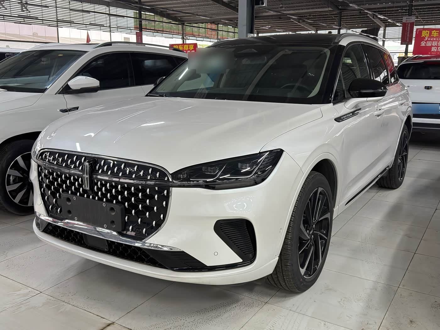 2024 Lincoln Adventurer