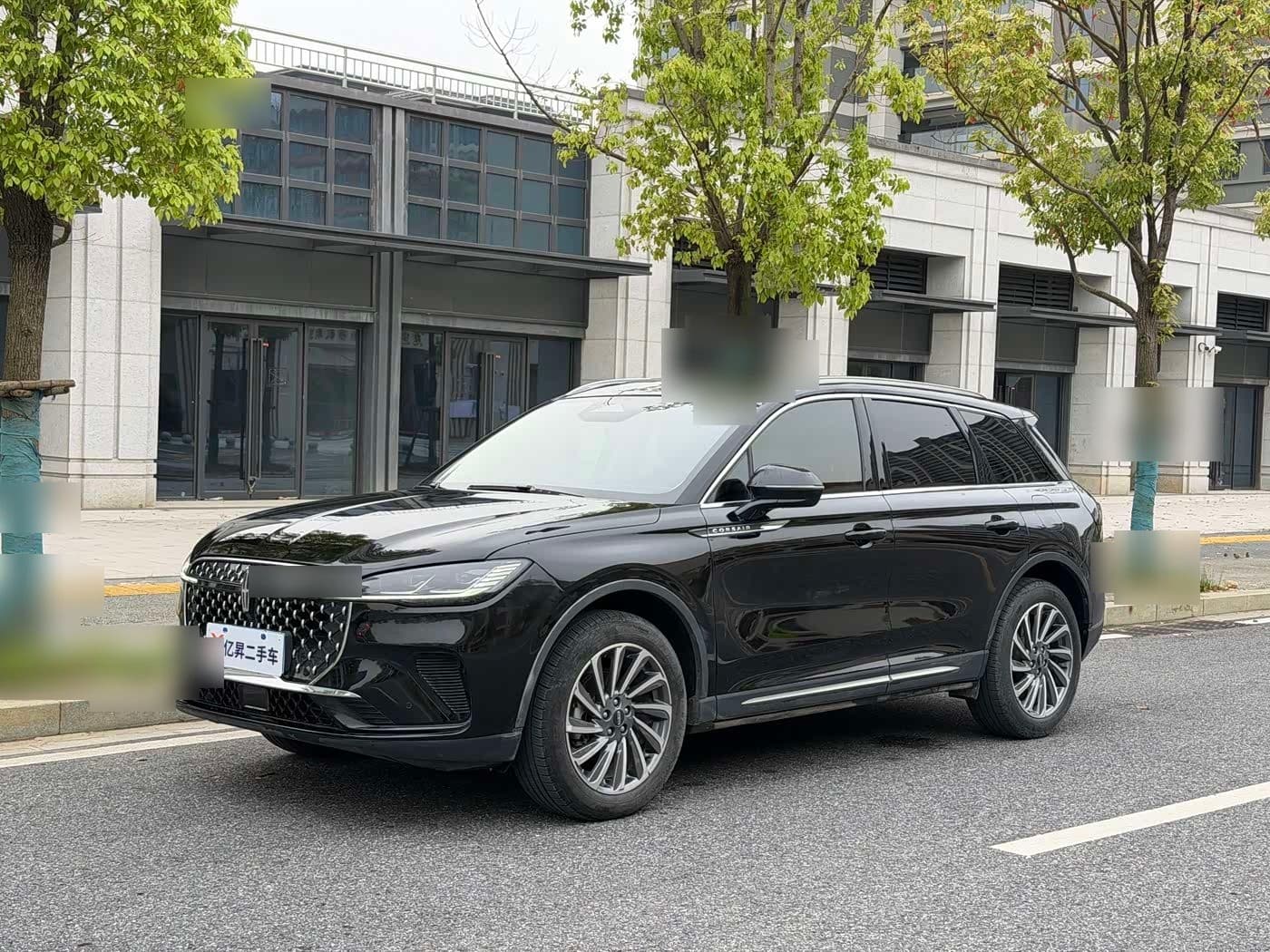 2023 Lincoln Adventurer front exterior