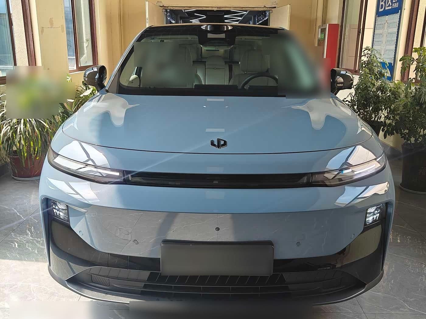 2025 Leapmotor B10 front exterior