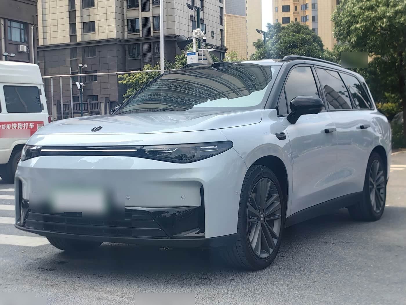 2025 Leapmotor C16 front exterior