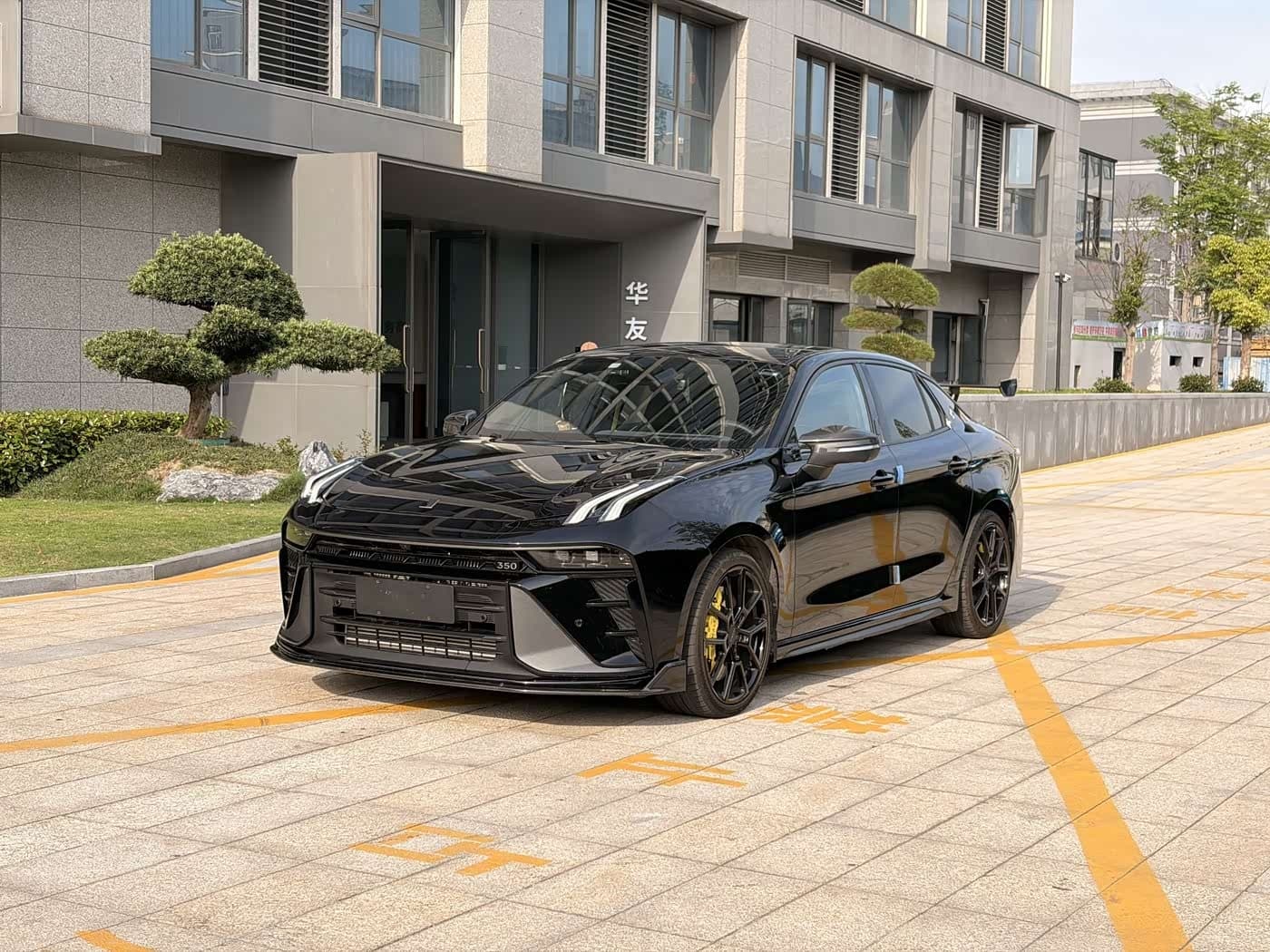 2023 Lynk & Co 03
