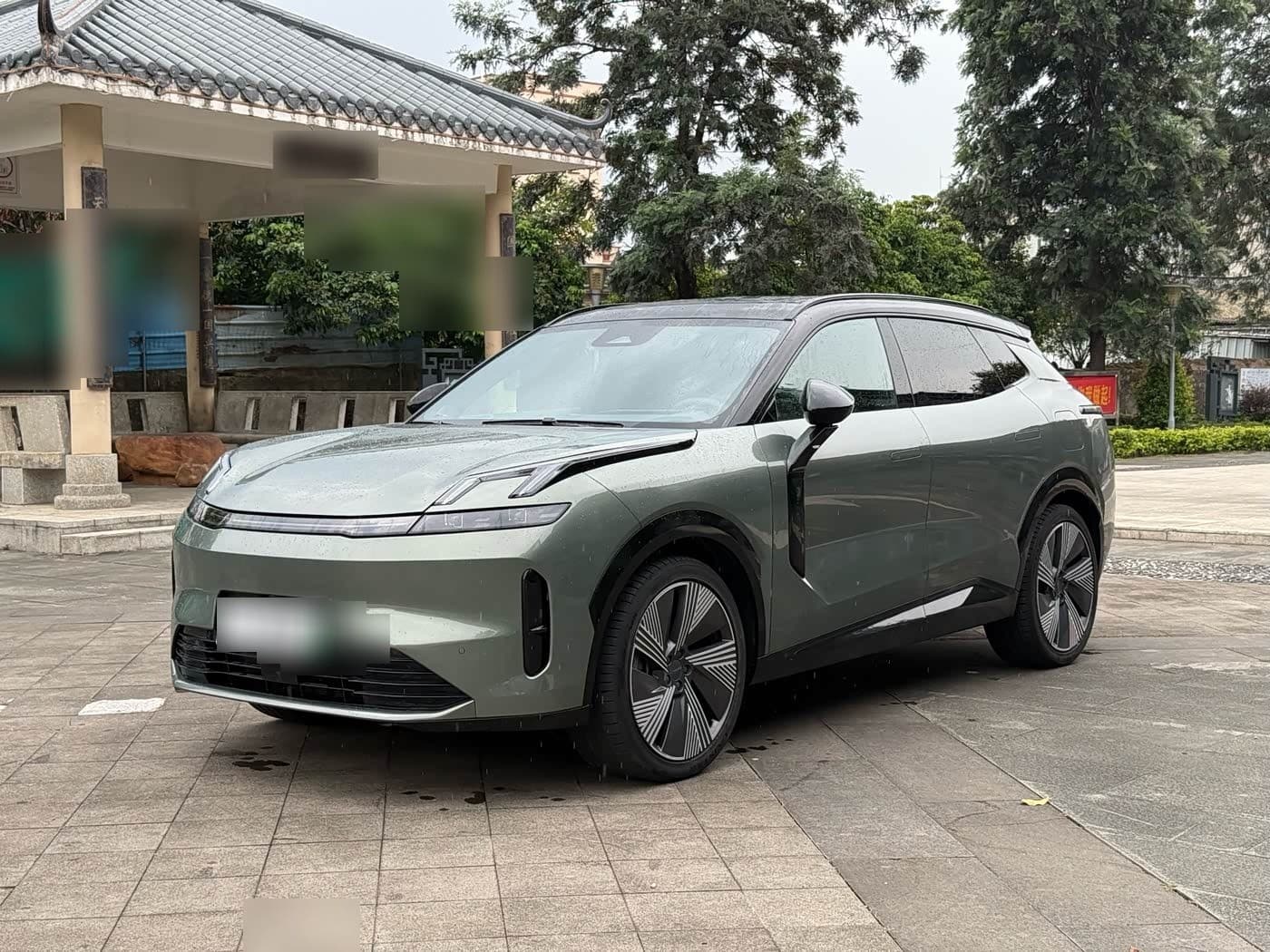 2023 Lynk & Co 08 EM-P front exterior
