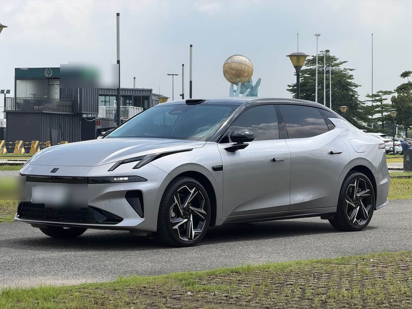 2025 Lynk & Co 07 EM-P front exterior