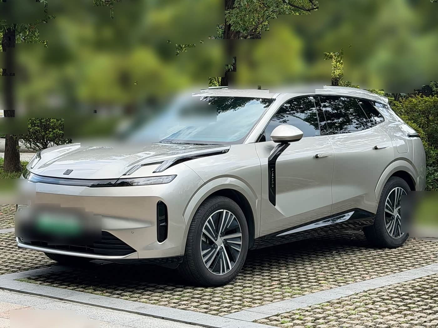 2023 Lynk & Co 08 EM-P front exterior