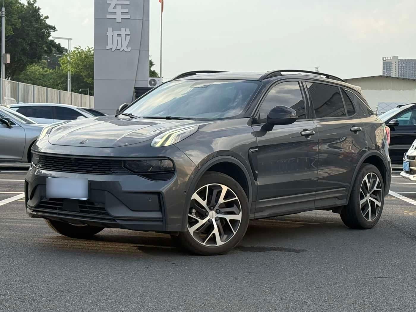 2022 Lynk & Co 01
