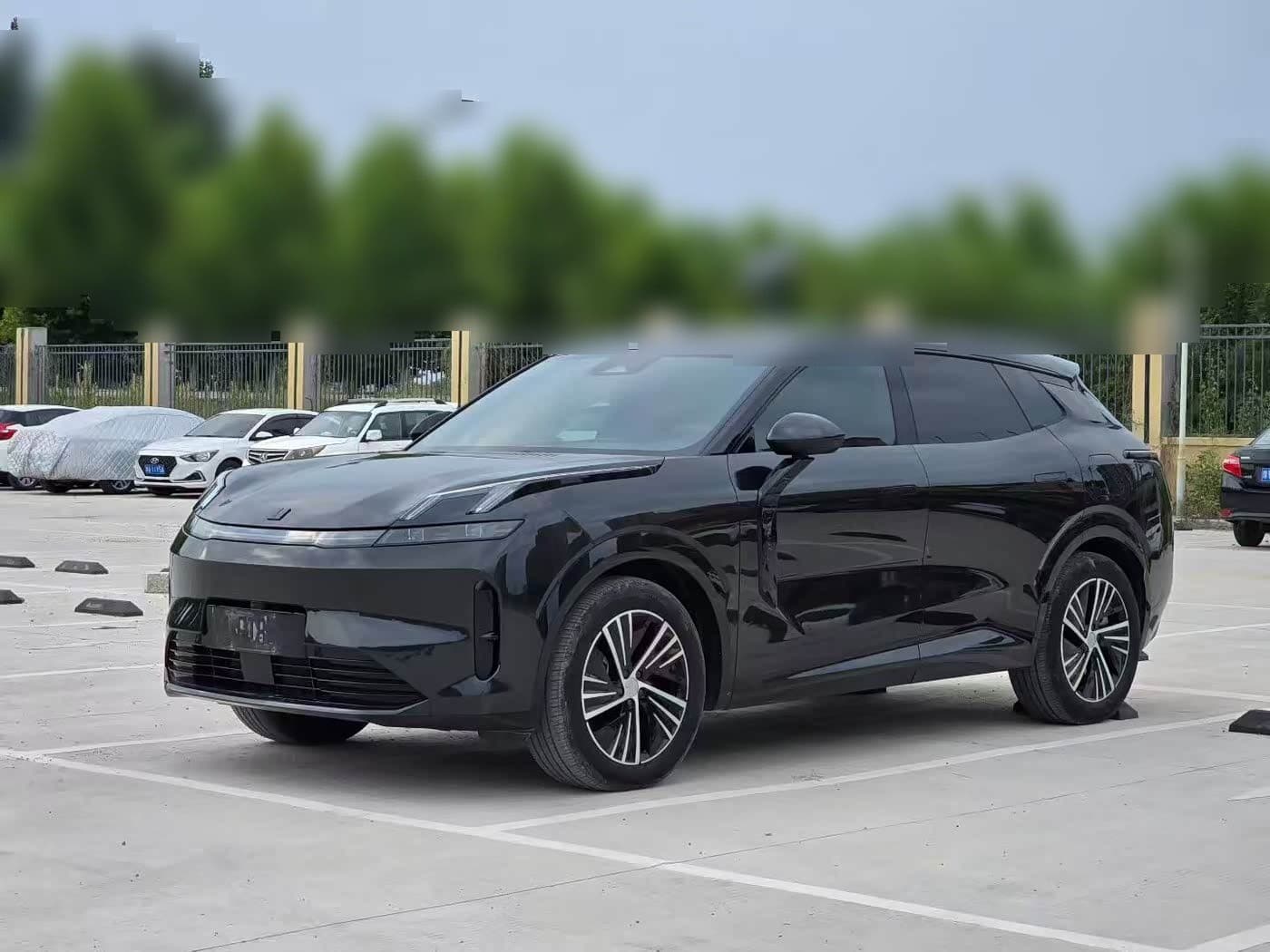 2023 Lynk & Co 08 EM-P front exterior