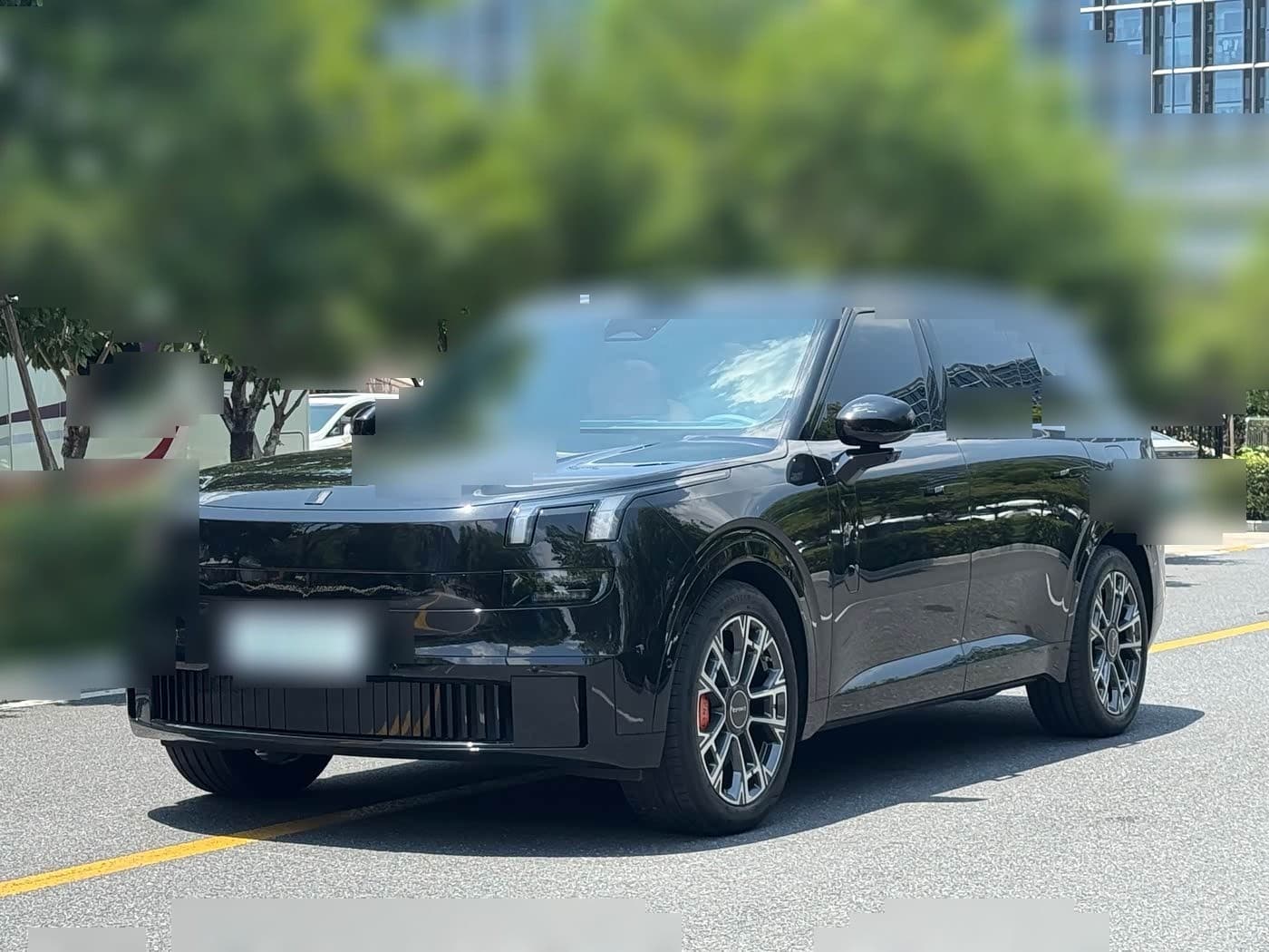 2025 Lynk & Co 900 front exterior