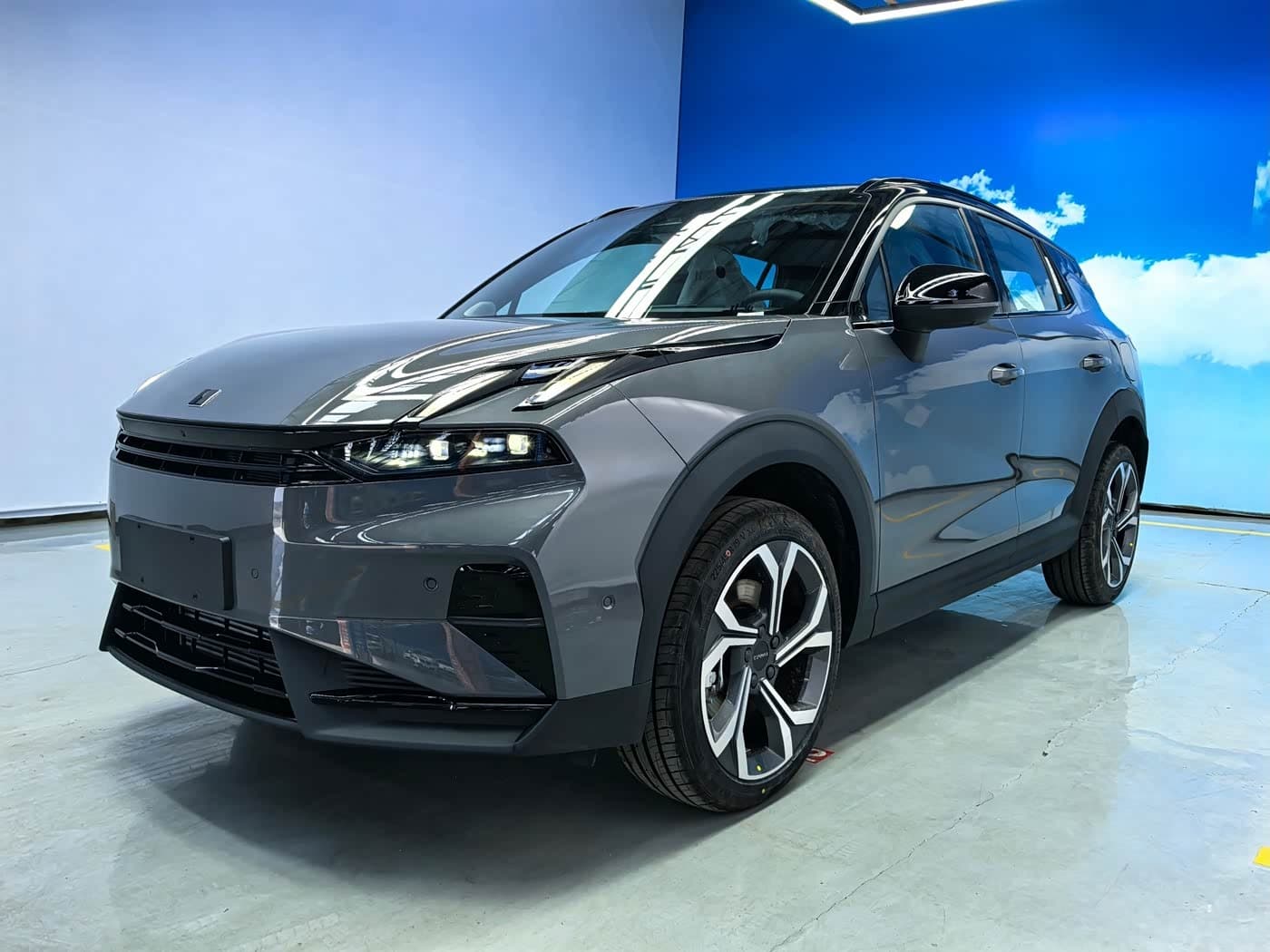 2025 Lynk & Co 06
