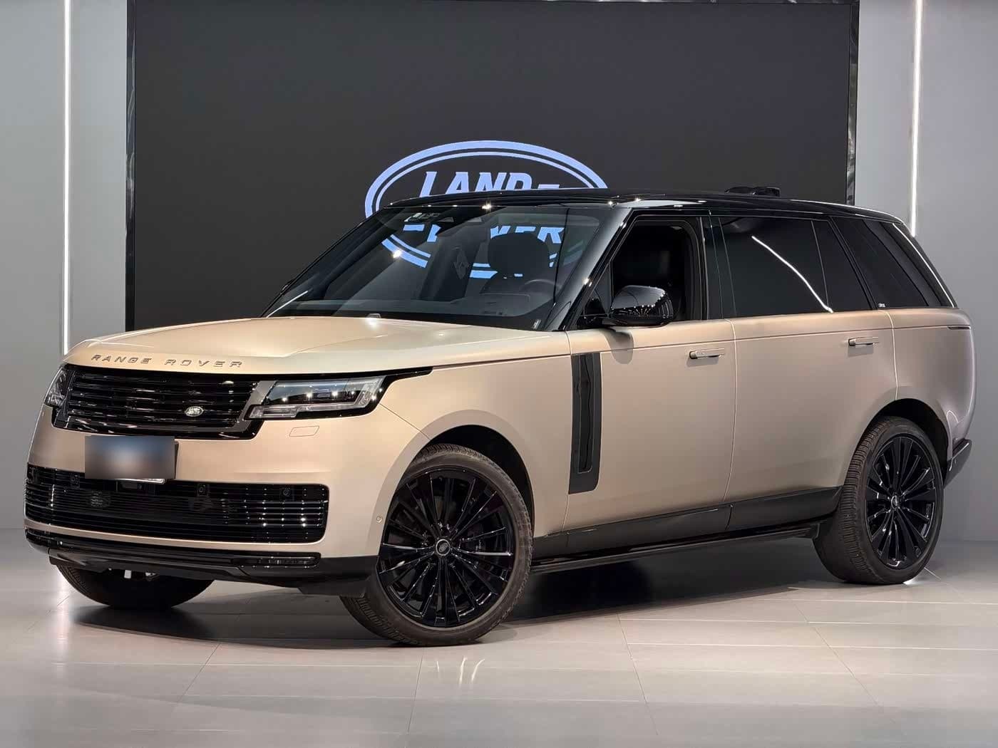 2022 Land Rover Range Rover front exterior
