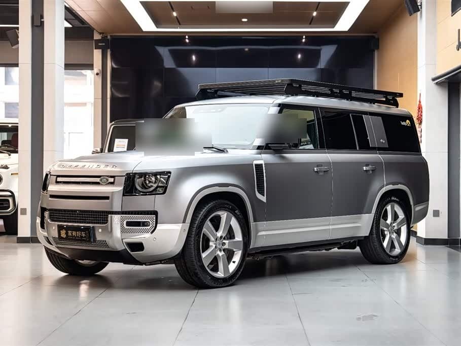 2023 Land Rover Defender front exterior