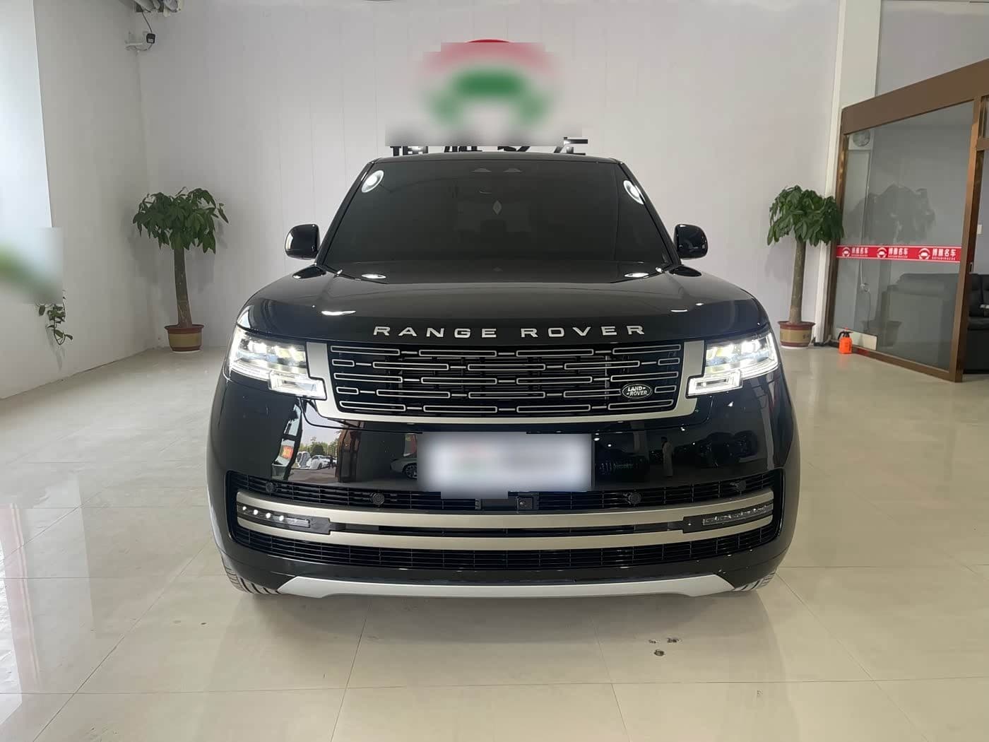 2022 Land Rover Range Rover front exterior