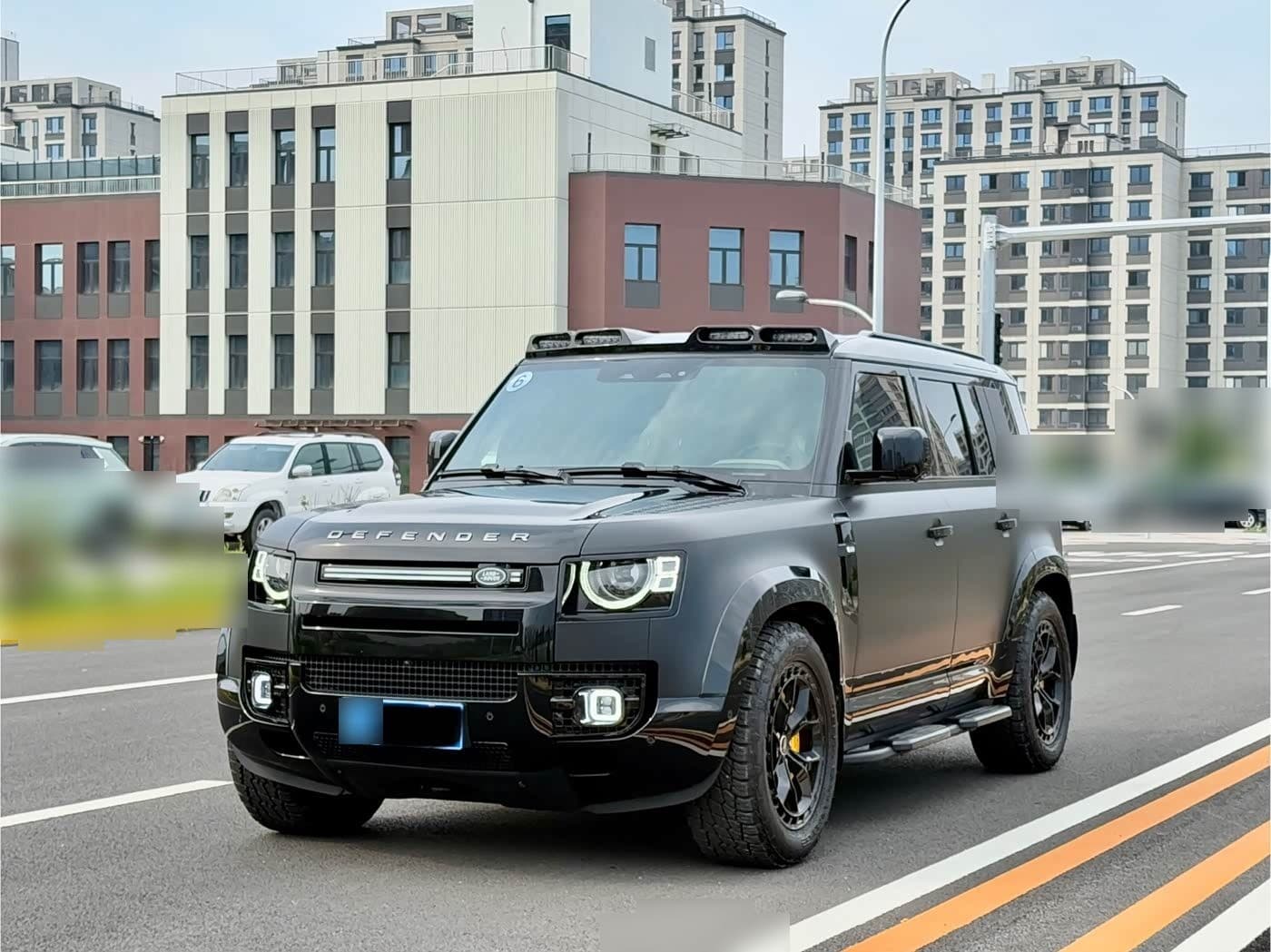 2024 Land Rover Defender front exterior