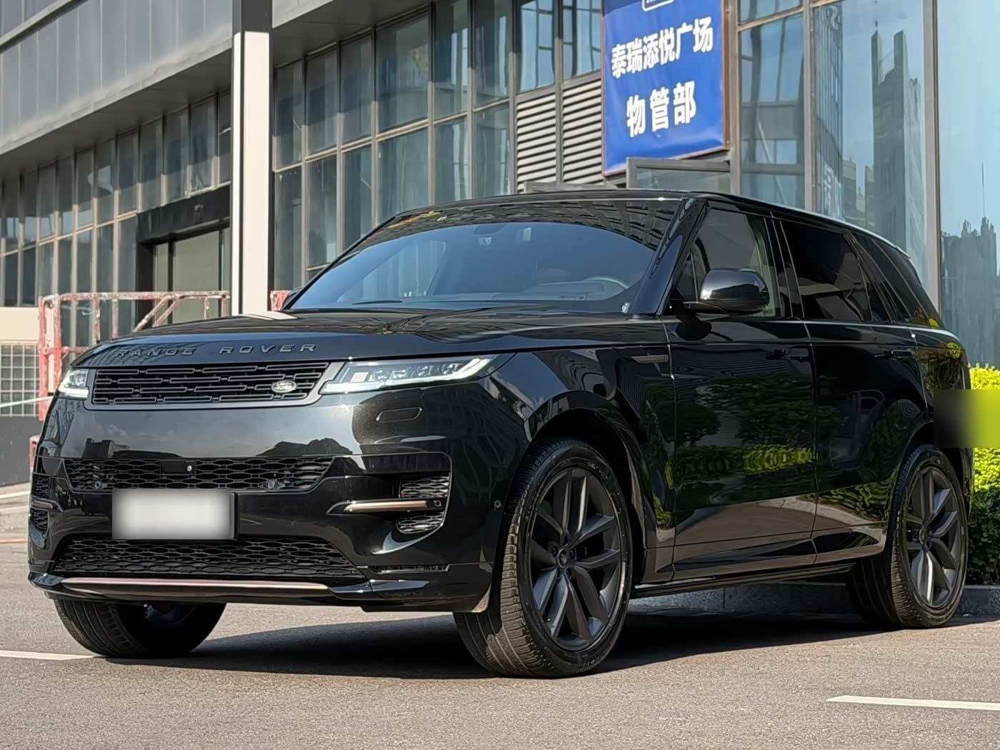 2022 Land Rover Range Rover Sport front exterior