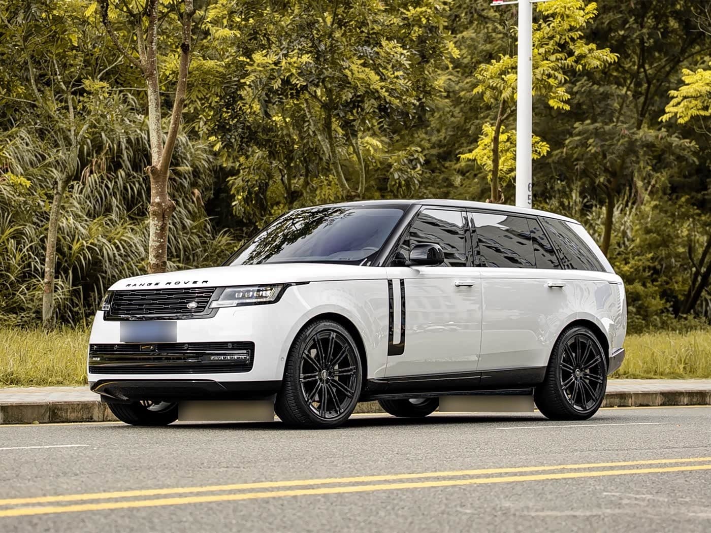 2024 Land Rover Range Rover front exterior