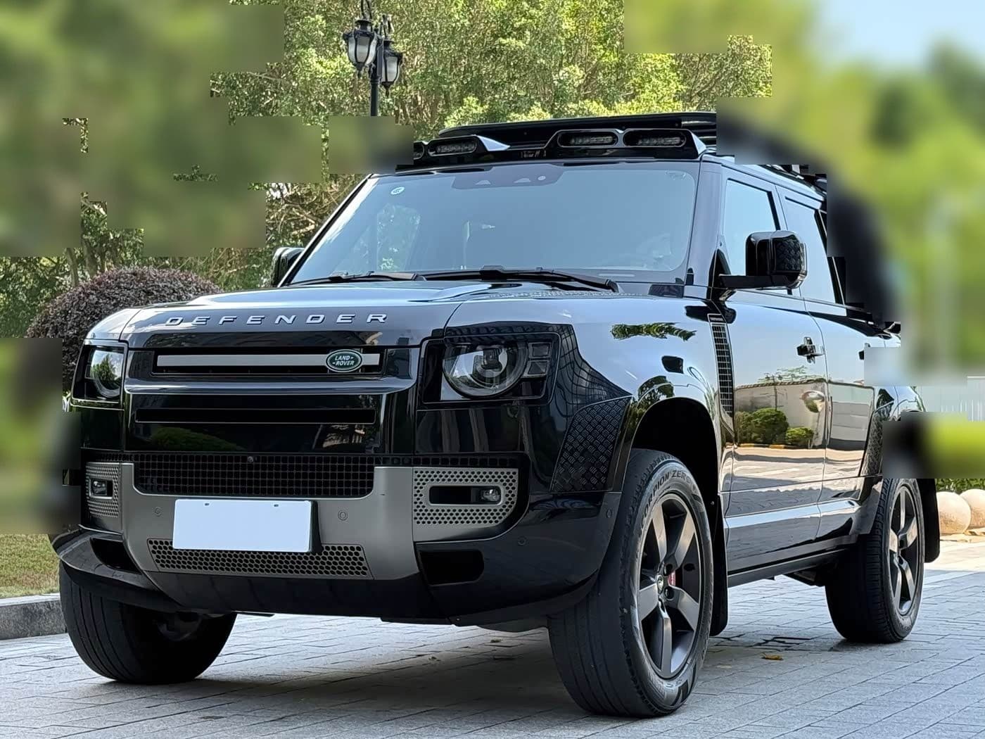 2022 Land Rover Defender front exterior